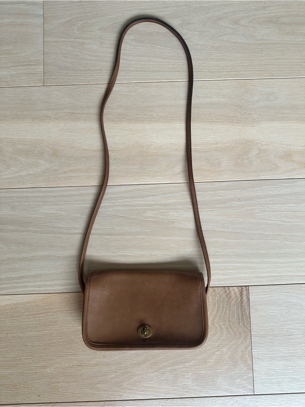 VINTAGE AUTHENTIC COACH DINKY Tan Leather Bag